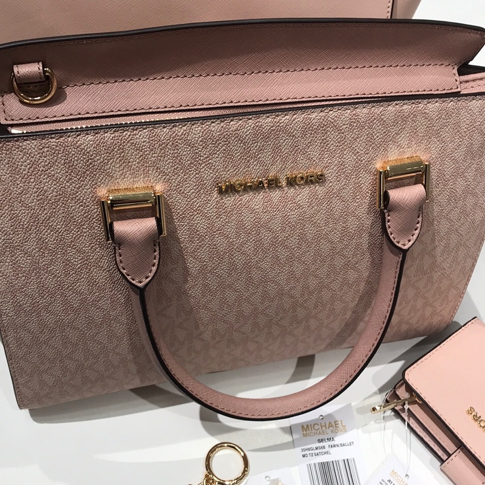 3 pc Michael Kors Set  Selma bag pig wallet - Picture 7 of 7